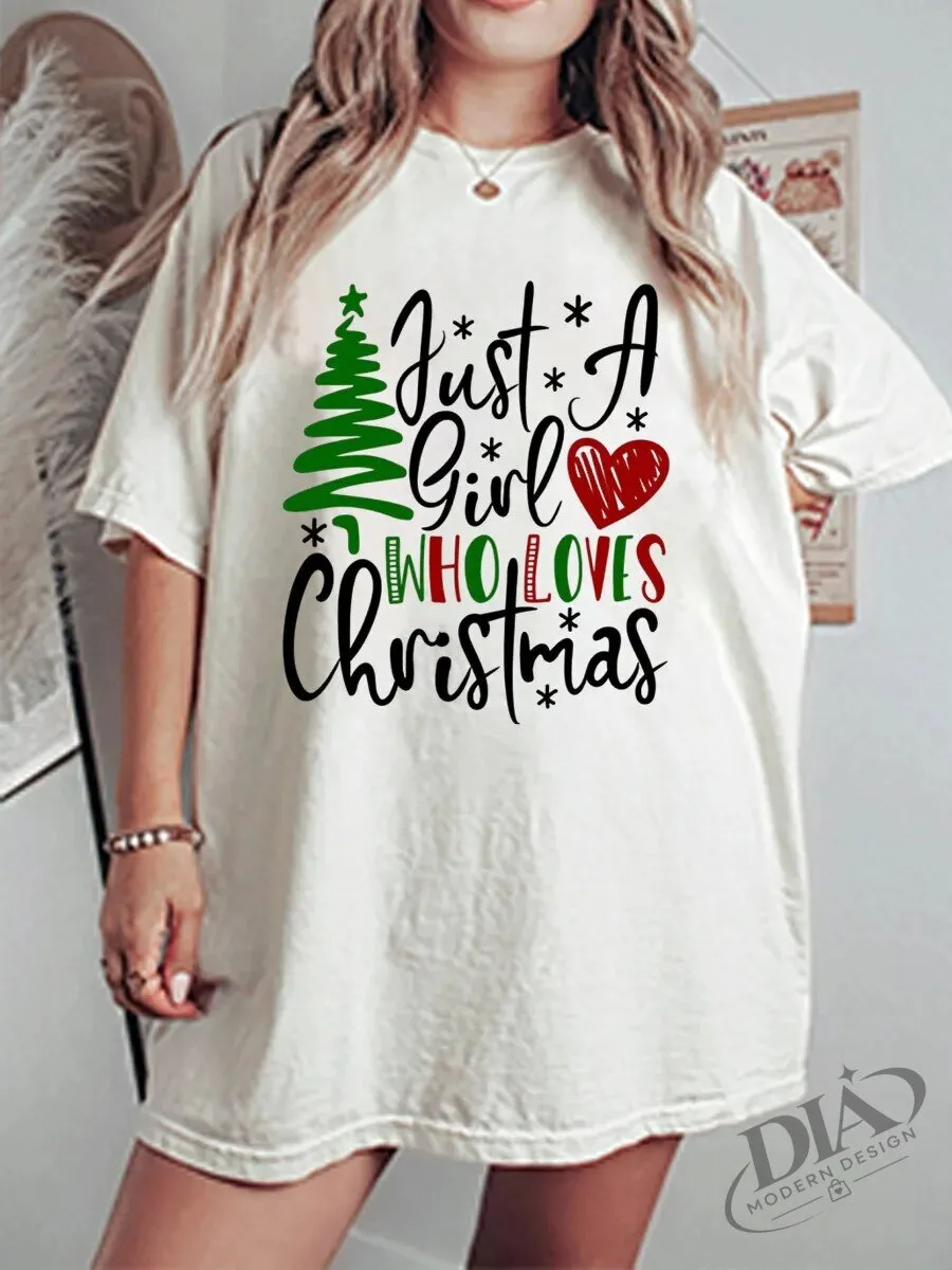 Just A Girl Who Loves Christmas Tree Graphic T-Shirt